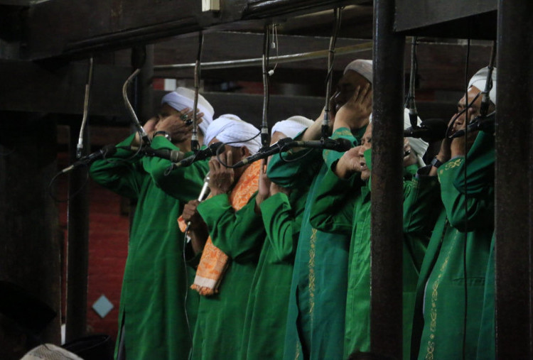 Azan Pitu Menggema, Keunikan Tradisi Sakral Masjid Agung Sang Cipta Rasa Cirebon