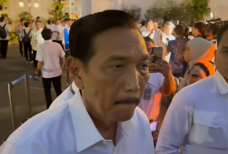 Luhut: Pihak yang Minta Gibran Dimakzulkan Adalah Orang Kampungan! 