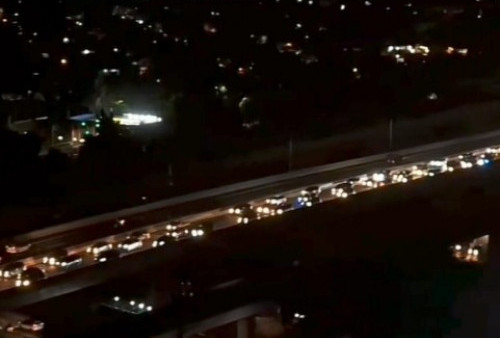 Mengular, Ribuan Kendaraan Terjebak Macet di Tol MBZ Tengah Malam Hingga Pagi Ini