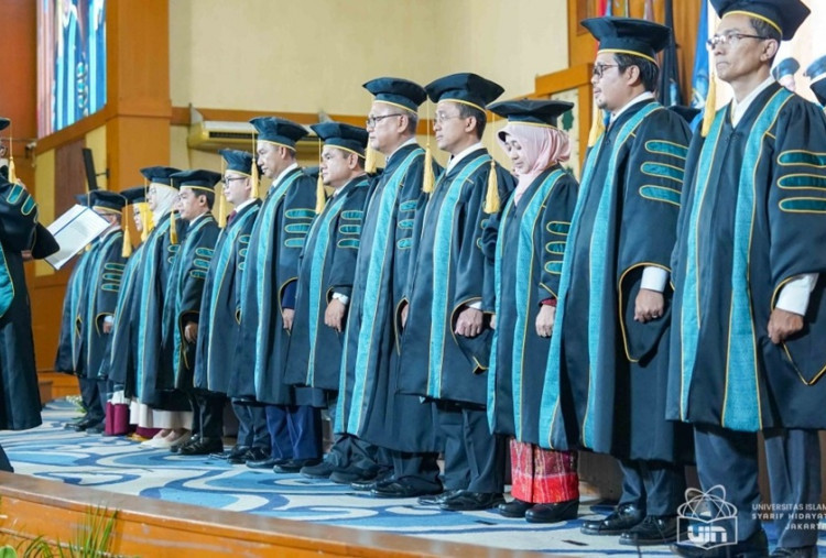 UIN Jakarta Kukuhkan 13 Guru Besar Baru, Menag Dorong Kebangkitan Reputasi Keilmuan Ciputat