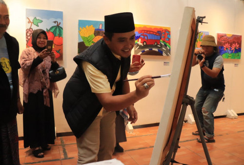 Wawali Pasuruan Kagumi Karya-Karya Seni Anak-Anak di Pameran  