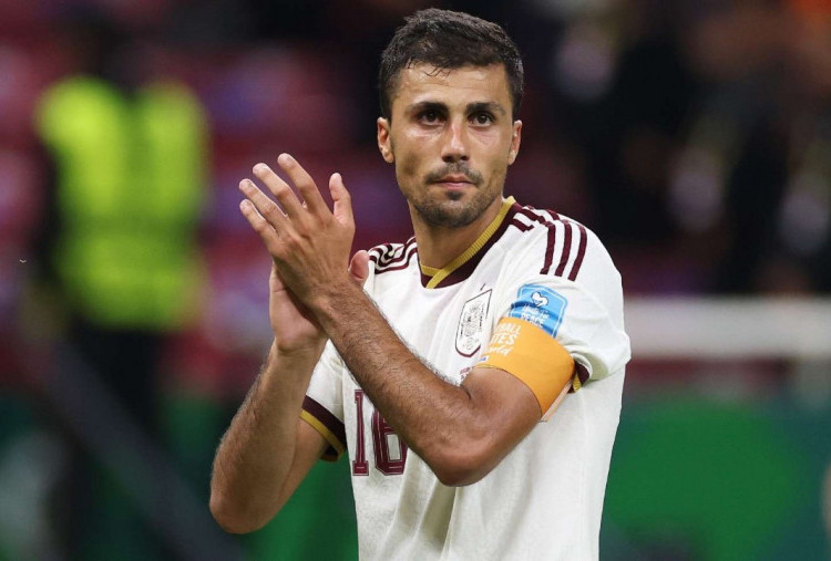 Barcelona Coba Tikung Real Madrid dalam Perburuan Rodri, Man City Siaga