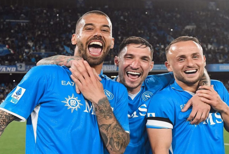 Napoli Diterpa Badai Cedera, Lobotka dan Politano Alami Robekan Otot Usai Kalahkan Genoa