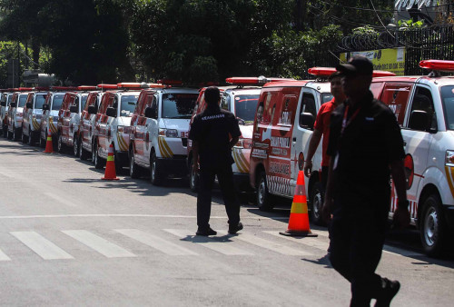 Para relawan memberikan dukungan berupa 51 ambulans dan tenaga pendukung kesehatan yang didukung Pospera.(Raka Denny/Harian Disway)