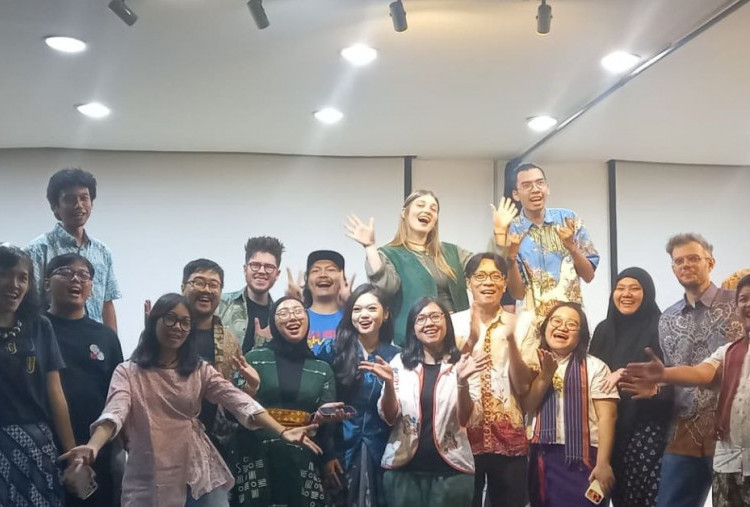 Proyek Fotografi Tiga Negara SURADAYA, Kamera Peserta Ungkap Sisi Surabaya yang Jarang Tersorot