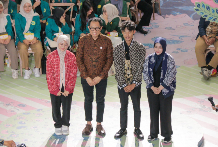 Masa Depan Batik di Tangan Gen-Z: Wamenperin Ungkap 5 Kunci Keahlian