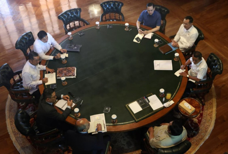 Rapat di Hambalang, Prabowo Bahas Kampung Haji dan Ketahanan Energi