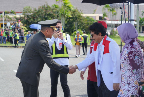 Kepala BPIP Sambut Iringan Duplikat Bendera Pusaka dan Teks Proklamasi di Kaltim