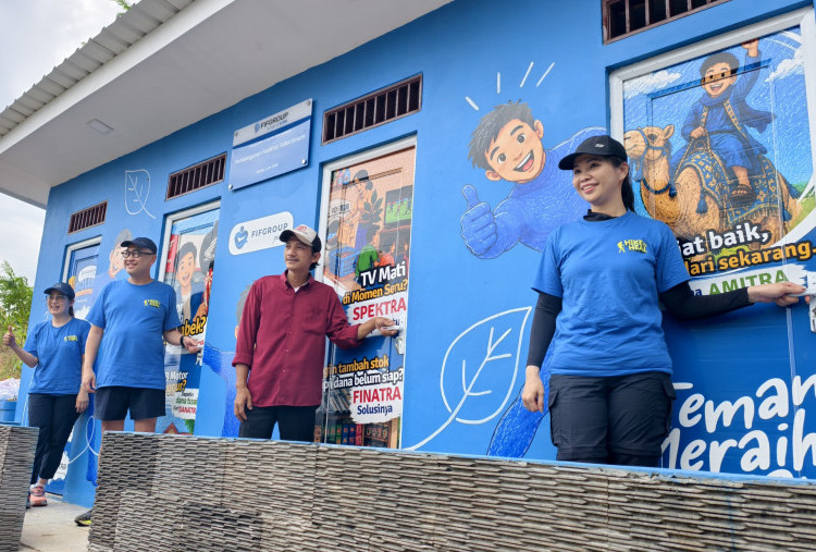 Trekking Berbuah Manfaat, FIFGROUP Kumpulkan 240 Kg Sampah dan Bangun Toilet Umum