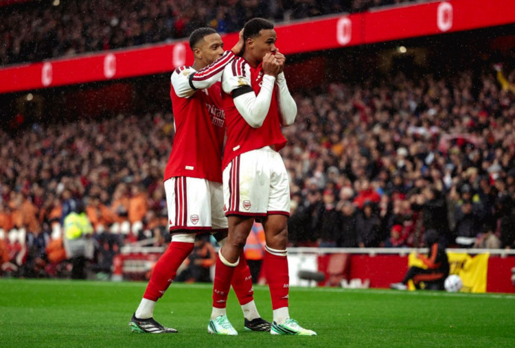 Arsenal vs Everton 2-0, Duet Konsa-Gabriel Antar The Gunners Tempel Man City