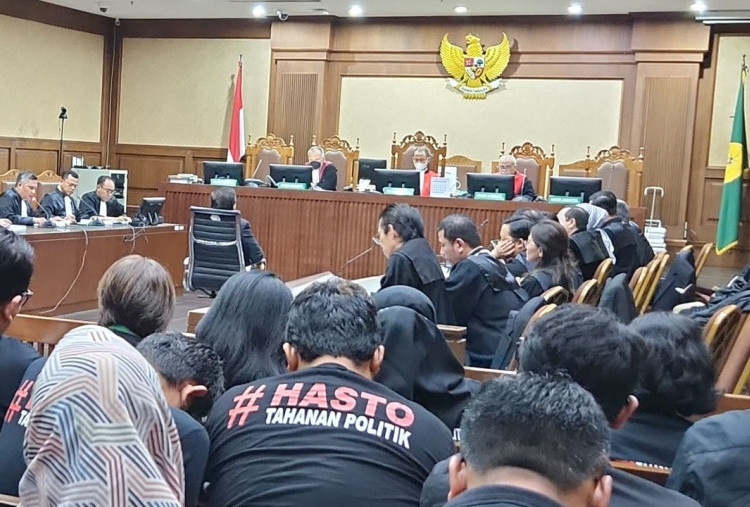 Sidang Perdana Hasto Kristiyanto, Didakwa Suap dan Perintangan Penyidikan KPK