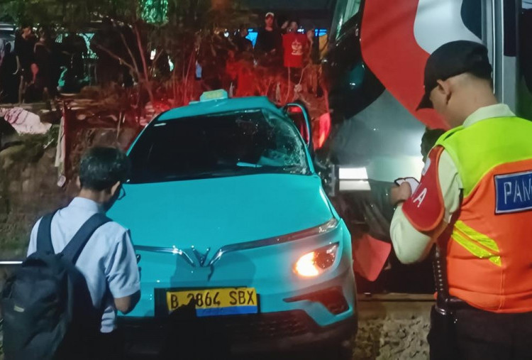 Green SM Buka Suara soal Taksinya Sebabkan Kecelakaan Kereta di Stasiun Bekasi Timur: Tak Ada Kata Maaf?