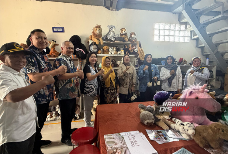 Hingga Desember 2025, Yayasan Astra tercatat membina 15.693 IKM dengan total penyerapan 76.409 tenaga kerja di berbagai sektor. Pencapaian CV Triangsa Mandiri menjadi bukti bahwa pendampingan yang tepat, inovasi berkelanjutan, serta komitmen terhadap kualitas mampu mendorong IKM naik kelas dan memperkuat kemandirian industri nasional secara inklusif dan berkelanjutan.