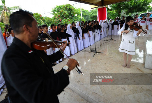 Semangat Nasionalisme Mengalun: Musisi Ziarah ke Makam WR Supratman Surabaya dalam Peringatan Hari Musik Nasional 2024