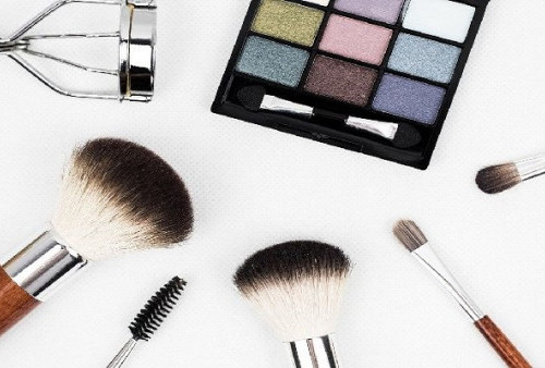 10 Tutorial Penggunaan Make-Up yang Sederhana Bagi Pemula, Simpel dan Praktis