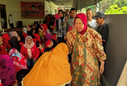 Risma Dengar Keluh Kesah Perajin Tempe di Ngawi, Dorong Diversifikasi Produk!