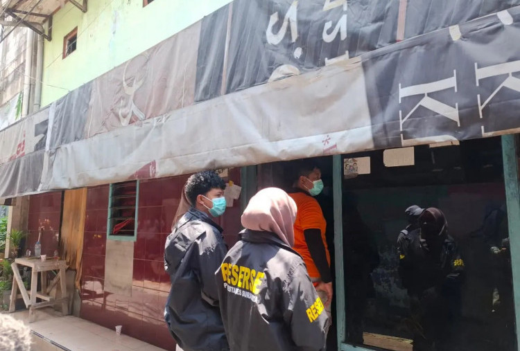 Polrestabes Gelar Rekonstruksi Kasus Pembunuhan Perempuan di Putat Jaya, Peragakan 55 Adegan