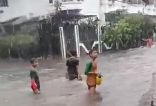 Hujan Deras, Jalan Pondok Pucung dan Perumahan Dasana Indah Tangerang Banjir