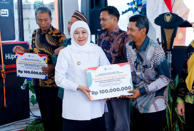 Giliran Masyarakat Lamongan Terima Bantuan Pemprov Jawa Timur Senilai Rp 8,397 Miliar