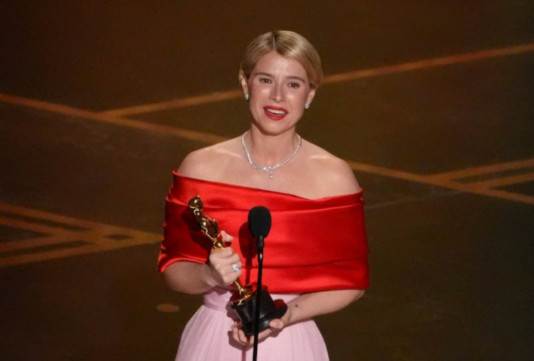 The Oscars 2026: Jessie Buckley Jadi Aktris Irlandia Pertama Pemenang Aktris Terbaik 