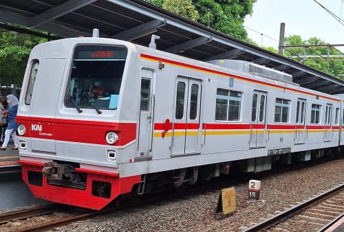 KAI Commuter Daop 8 Surabaya Prediksi 930.853 Orang Gunakan Commuter Line, Sediakan 60 Perjalanan Tiap Hari