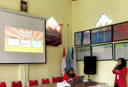 KKN di Mojokerto, Mahasiswa Untag Kenalkan Pembukuan Digital pada UMKM