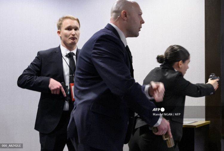 Tembakan Terdengar Saat Trump Hadiri Acara Makan Malam, Ada Dugaan Upaya Pembunuhan 