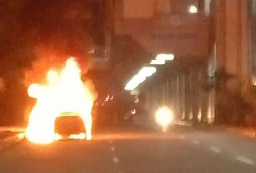 BREAKING NEWS: Mobil Sedan Terbakar di Jakabaring, Pemiliknya Warga Muara Kuang