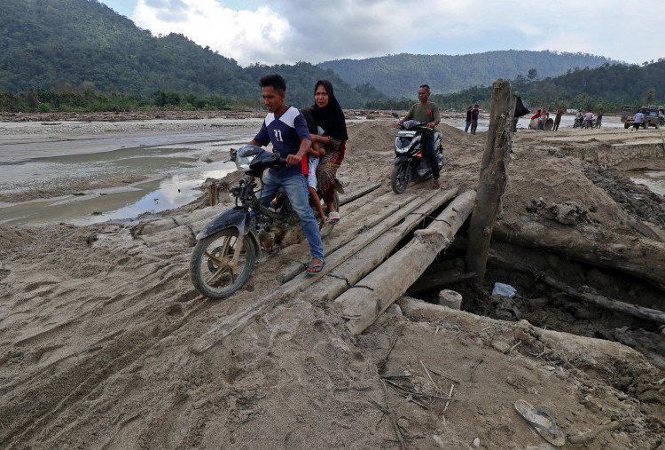 Warga Uji Coba Jalur Aceh Timur-Gayo Lues, BNPB Sebut Pembukaan Masuk Tahap Akhir