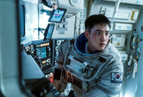 Sinopsis Film The Moon yang Dibintangi D.O EXO, Tayang di Bioskop Hari Ini