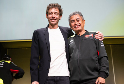 Valentino Rossi: Indonesia Memang Gila, Suka 'Kebut-Kebutan', Saya Bangga!