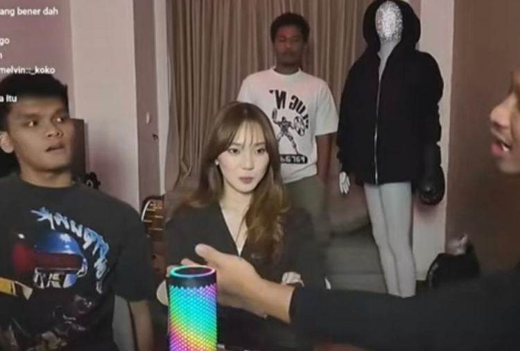 Gong! Jule dan Safrie Muncul ke Publik Ngaku Temen Baik, Netizen: Kaya Gini Dinormalisasikan