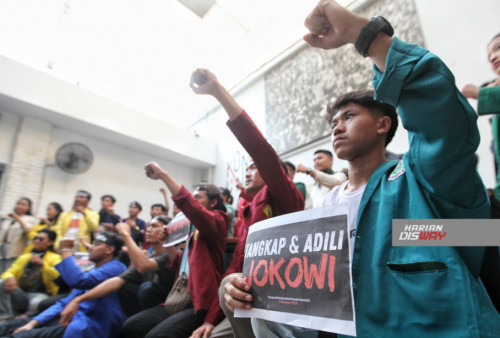 Para mahasiswa menuntut agar segera menangkap dan mengadili Jokowi atas kejahatan konstitusi yang dianggap tidak berpihak kepada rakyat sekaligus meminta agar mengungkap kasus akun Kaskus Fufufafa.