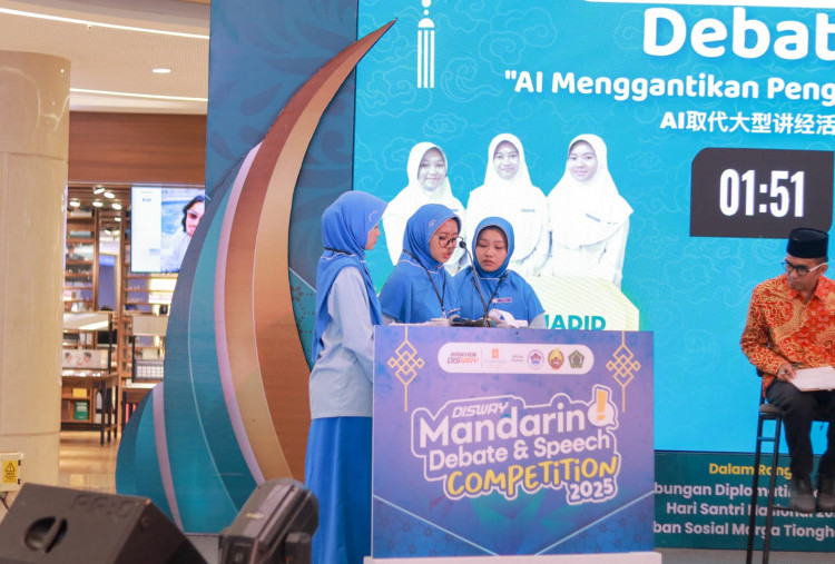 Disway Mandarin Debate Commpetition 2025, Tim 4 SMA Nurul Jadid Probolinggo Siap Bawa Pulang Piala Juara!