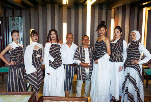 Garap Tenun Mangkrak dari Gudang Penenun Nusa Amin, Embran Nawawi Bawa 16 Busana ke Lao Fashion Week 2023