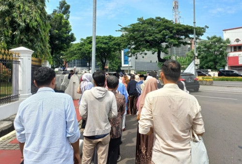 Warga Antri Masuk ke Istana Negara Membludak, Datang Sejak Subuh Open House Jokowi