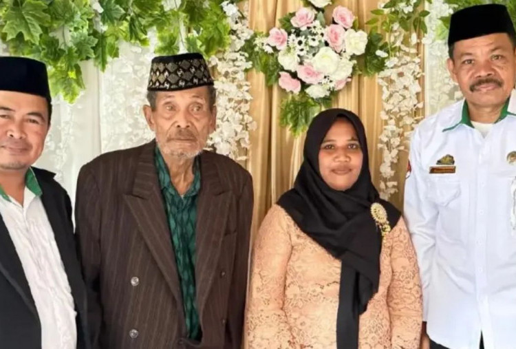 Viral! Kakek 110 Tahun Nikahi Wanita 27 Tahun di Bulukumba