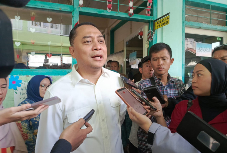 Bukan Surabaya,  Eri Cahyadi Sebut Sertifikat HGB di Laut Masuk Wilayah Sidoarjo