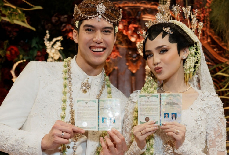 Resmi Menikah dengan El Rumi, Cantiknya Busana Pengantin Syifa Hadju Koleksi Desainer Vera Kebaya