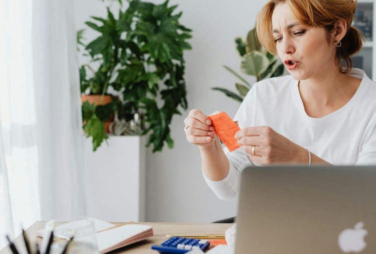 Strategi Kelola Uang agar Tidak Terjerat Pinjol dan Judol, Penting Identifikasi Sumber Penghasilan!