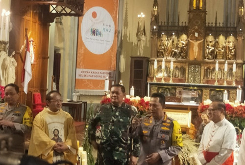 Cek Ibadah Natal, Kapolri dan Panglima TNI Datangi Katedral Jakarta