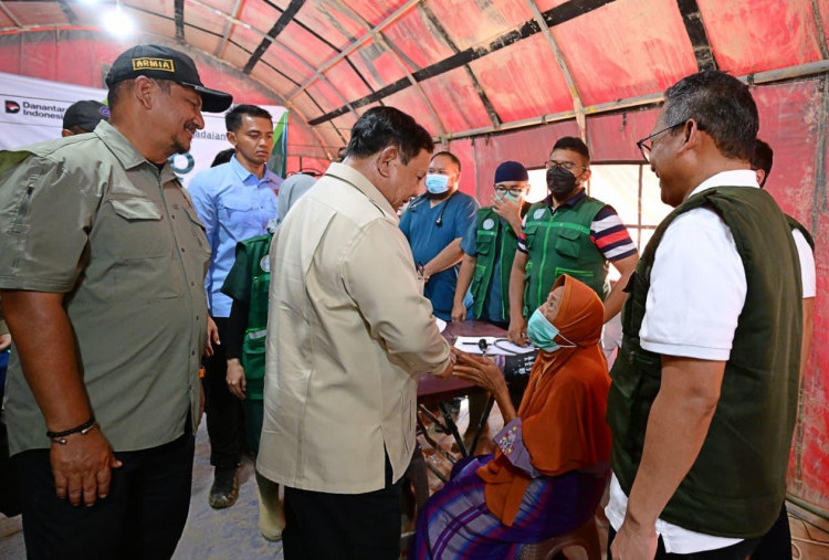 Prabowo Kerahkan Puluhan Helikopter dan Pesawat untuk Tangani Bencana