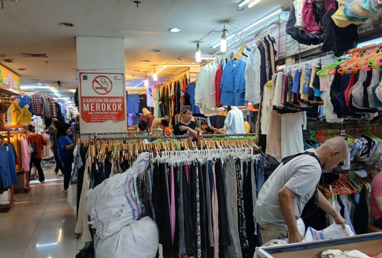 Larangan Thrifting Bikin Rugi, Pedagang Pasar Senen Minta Dibolehin Impor, Janji Siap Bayar Pajak!