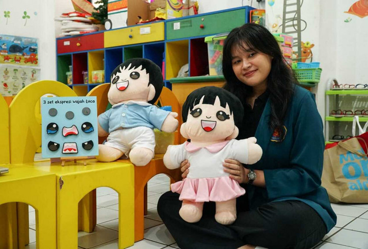 Bawa Luna dan Luca, Mahasiswa Ubaya Kenalkan Boneka Sentasi pada Anak Usia Dini