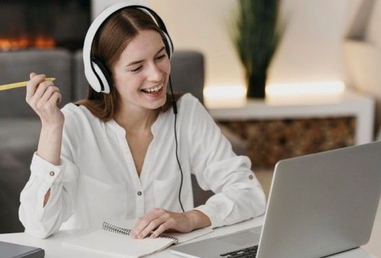 Kerja Santai tapi Produktif dengan Musik