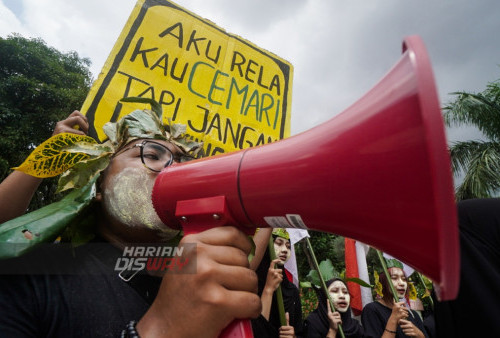 Aksi Sambut Hari Bumi di Surabaya