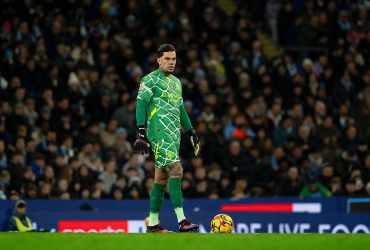 Napoli Incar Kiper Manchester City Ederson Moraes