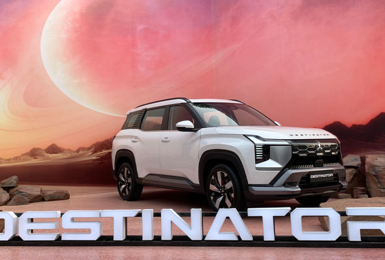 SDA 12.3 Inci Layar Sentuh Mudahkan Atur Fitur Mitsubishi Destinator Sepanjang Perjalanan