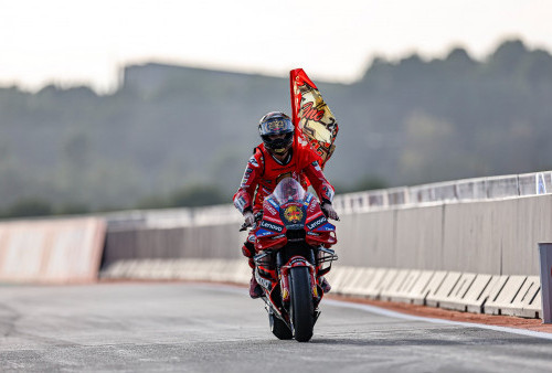 Pecco Bagnaia Lengkapi Kemenangan Sempurna Ducati Musim Ini di MotoGP, WSBK, dan WorldSSP