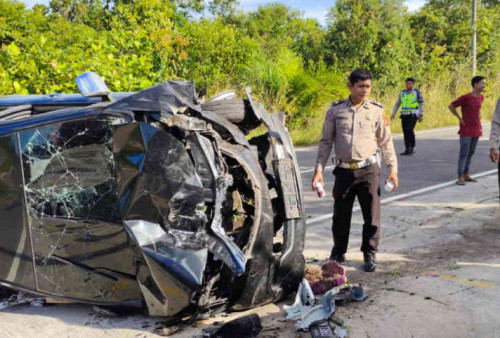 BREAKING NEWS: Avanza Kecelakaan di Jalan Aik Seruk, Tabrak Mobil Parkir, Begini Nasib Korbannya